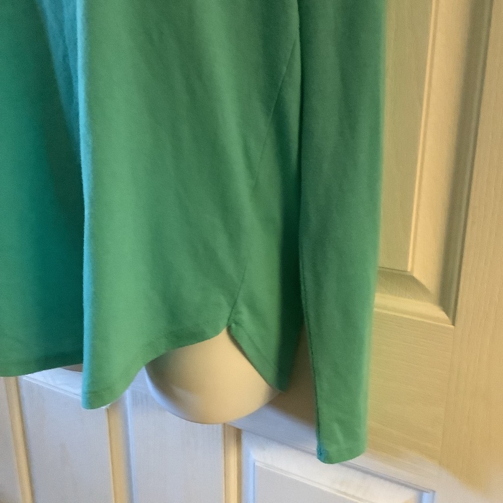 Women's Green V-Neck Top - Picture 6 of 10